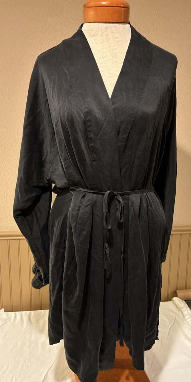 Lunya Silk Robe Black